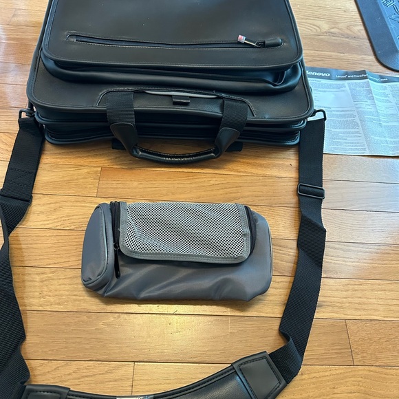Lenovo Thinkpad Laptop bag Carrying case Brand New with accessory pouch. - Picture 2 of 8